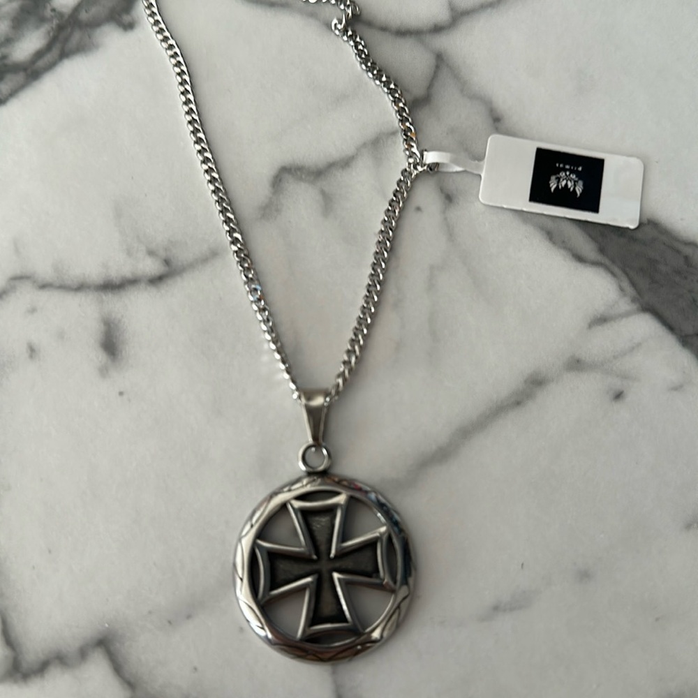 Silver chain 18 inch with pendant - Picture 1 of 4